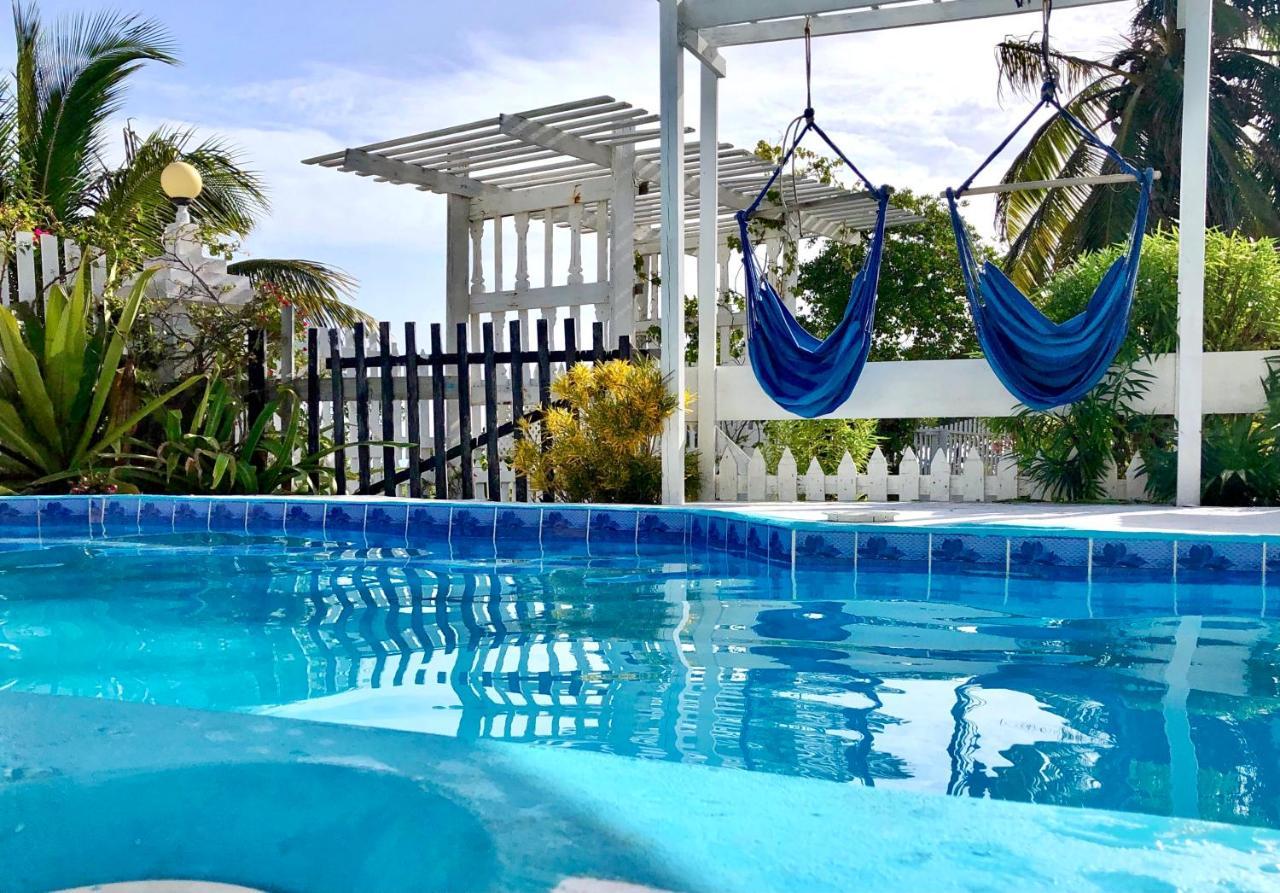 The Novelo Hotel Caye Caulker Exterior photo