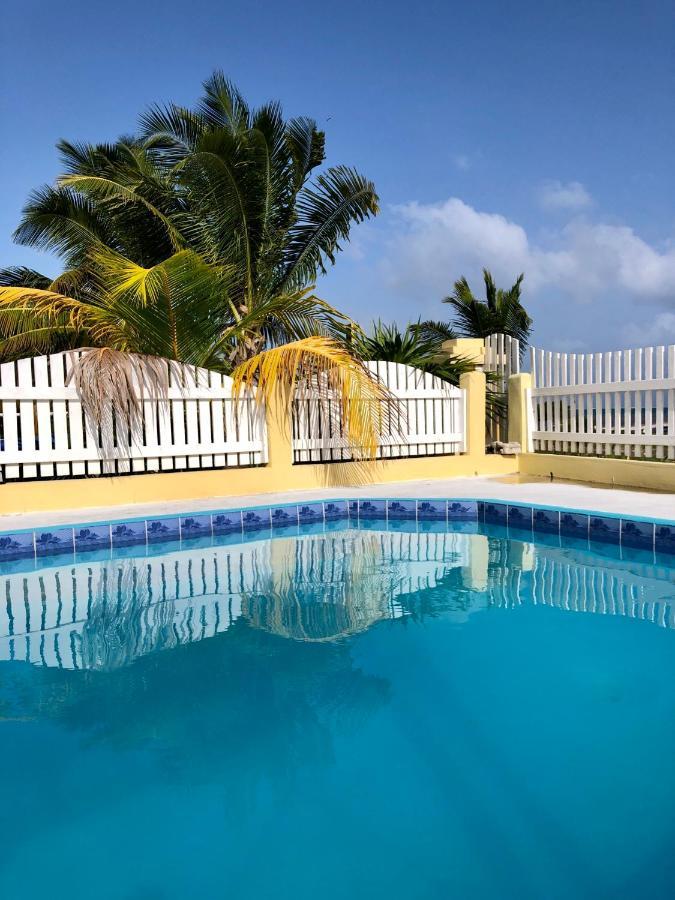 The Novelo Hotel Caye Caulker Exterior photo