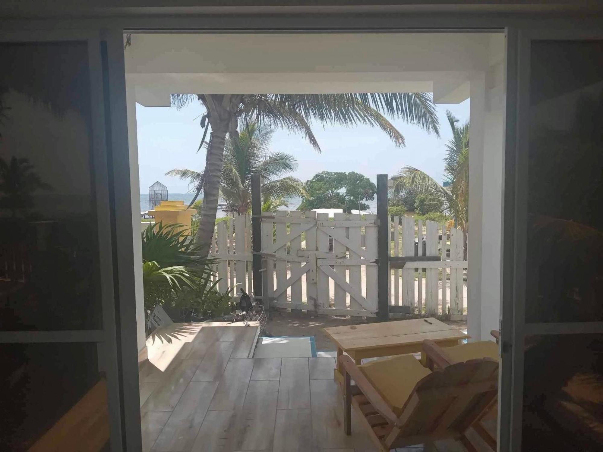 The Novelo Hotel Caye Caulker Exterior photo
