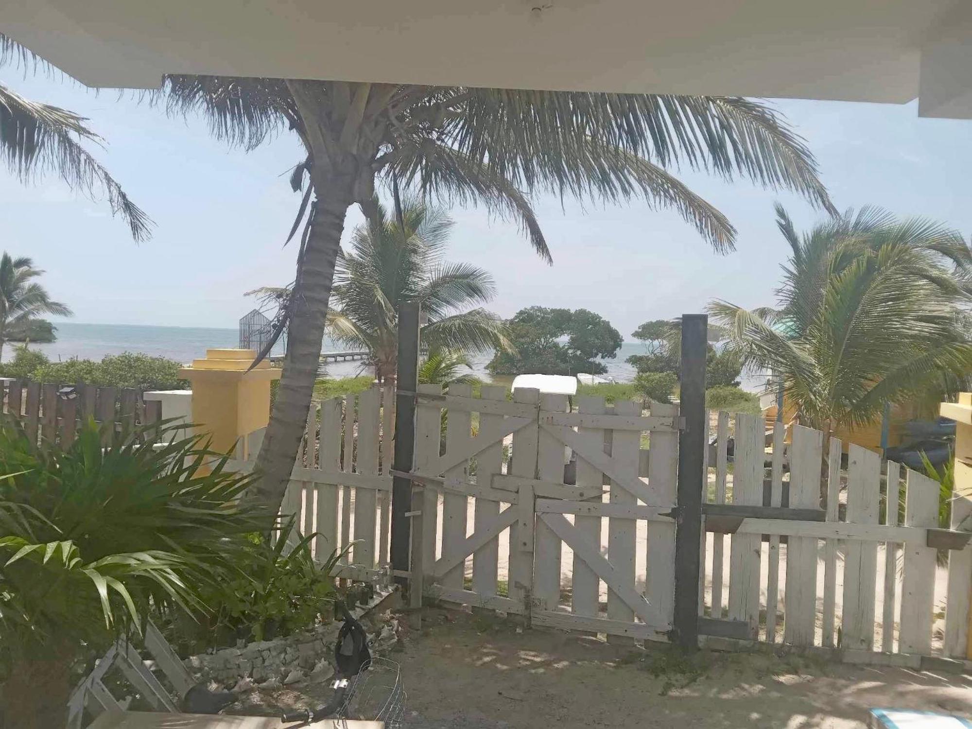 The Novelo Hotel Caye Caulker Exterior photo
